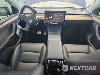 Zdjęcie 8 z 12 samochodu: 2025 TESLA MODEL Y VIN:7SAYGDEF7SA372068 - miniatura