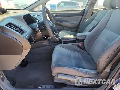 Zdjęcie 7 z 13 samochodu: 2010 HONDA CIVIC LX VIN:19XFA1F52AE028763 - miniatura