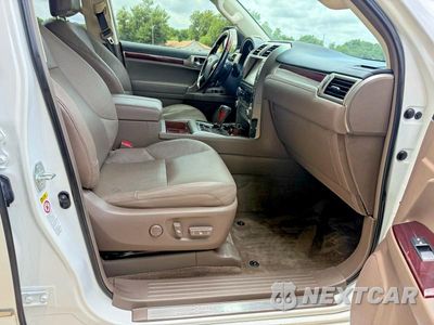 Piąte zdjęcie samochodu w środku: 2016 LEXUS GX 460 VIN:JTJBM7FX2G5146209 - miniatura