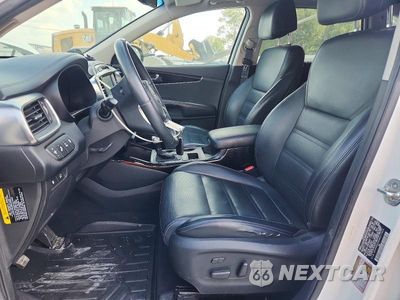 Zdjęcie 7 z 13 samochodu: 2017 KIA SORENTO SX V6 VIN:5XYPKDA56HG311903 - miniatura