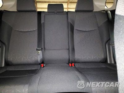 Zdjęcie 10 z 13 samochodu: 2025 TOYOTA RAV4 XLE VIN:JTMP1RFV8SJ045722 - miniatura