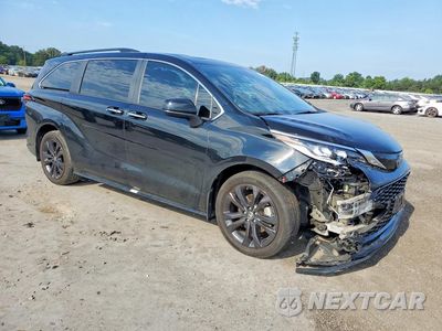 Czwarte zdjęcie samochodu z boku: 2024 TOYOTA SIENNA XSE VIN:5TDDRKEC3RS189923 - miniatura