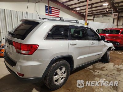 Trzecie zdjęcie samochodu z tyłu: 2013 JEEP GRAND CHEROKEE LAREDO VIN:1C4RJFAG8DC620263 - miniatura