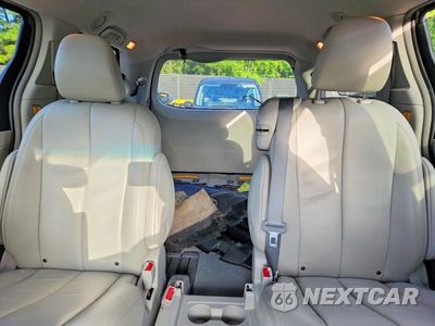 Zdjęcie 10 z 13 samochodu: 2012 TOYOTA SIENNA XLE 8-PASSENGER VIN:5TDYK3DC8CS268119 - miniatura