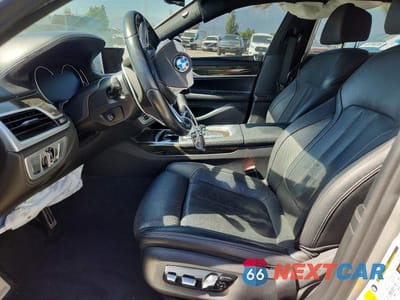 Zdjęcie 7 z 12 samochodu: 2019 BMW 740 I VIN:WBA7E2C55KB217440 - miniatura