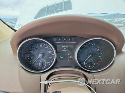 Zdjęcie 9 z 12 samochodu: 2009 MERCEDES-BENZ ML 350 VIN:4JGBB86E89A526979 - miniatura