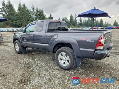 Drugie zdjęcie samochodu z przodu: 2010 TOYOTA TACOMA V6 VIN:5TEUU4EN2AZ728132 - miniatura