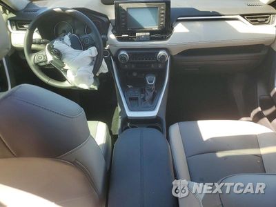 Zdjęcie 8 z 13 samochodu: 2020 TOYOTA RAV4 XLE PREMIUM VIN:2T3C1RFV5LW092286 - miniatura