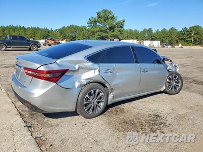 Trzecie zdjęcie samochodu z tyłu: 2018 TOYOTA AVALON HYBRID XLE PREMIUM VIN:4T1BD1EB9JU060815 - miniatura