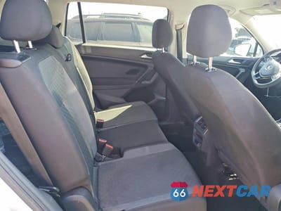 Zdjęcie 10 z 12 samochodu: 2018 VOLKSWAGEN TIGUAN S VIN:3VV1B7AXXJM082161 - miniatura