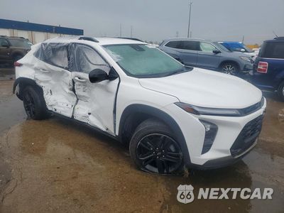 Czwarte zdjęcie samochodu z boku: 2025 CHEVROLET TRAX ACTIV VIN:KL77LKEP7SC056667 - miniatura