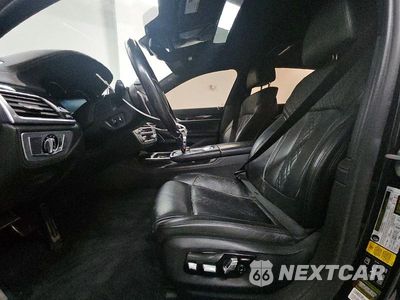 Zdjęcie 7 z 12 samochodu: 2019 BMW 750 XI VIN:WBA7F2C57KB240148 - miniatura
