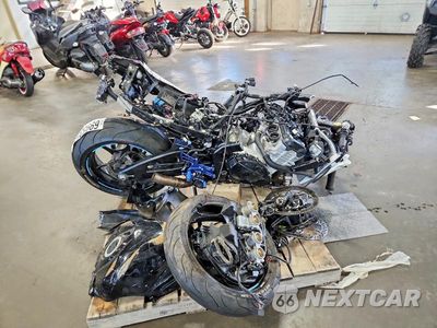 2024 SUZUKI GSX-R1000 JS1DM11B5R7100203 - główne zdjęcie licytacji z USA - miniatura