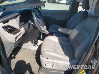 Zdjęcie 7 z 14 samochodu: 2018 TOYOTA SIENNA XLE 8-PASSENGER VIN:5TDYZ3DC1JS910608 - miniatura