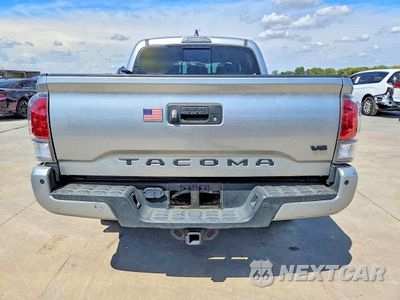 Zdjęcie 6 z 12 samochodu: 2022 TOYOTA TACOMA TRD OFF-ROAD VIN:3TMCZ5AN6NM503367 - miniatura
