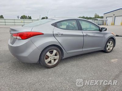 Trzecie zdjęcie samochodu z tyłu: 2013 HYUNDAI ELANTRA GLS VIN:KMHDH4AEXDU926377 - miniatura