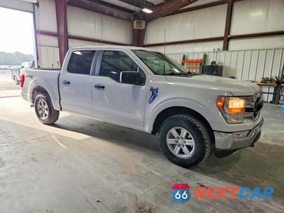 Czwarte zdjęcie samochodu z boku: 2022 FORD F150 SUPERCREW VIN:1FTEW1EP6NFA58957 - miniatura
