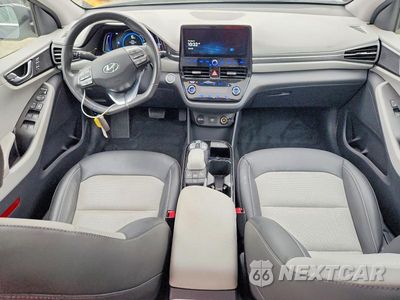 Zdjęcie 8 z 12 samochodu: 2020 HYUNDAI IONIQ LIMITED VIN:KMHC85LJ8LU071463 - miniatura