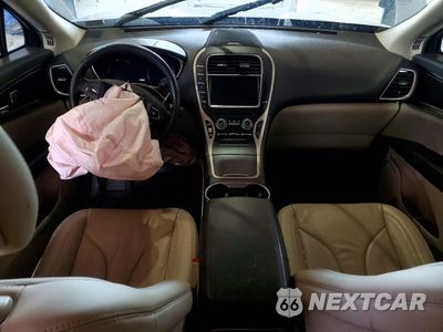 Zdjęcie 8 z 13 samochodu: 2017 LINCOLN MKX RESERVE VIN:2LMPJ8LR2HBL38997 - miniatura