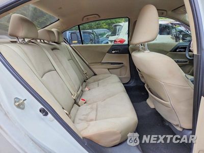 Zdjęcie 10 z 12 samochodu: 2017 HONDA ACCORD LX VIN:1HGCR2F39HA007052 - miniatura
