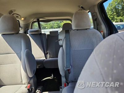 Zdjęcie 10 z 13 samochodu: 2016 TOYOTA SIENNA LE VIN:5TDKK3DCXGS736492 - miniatura