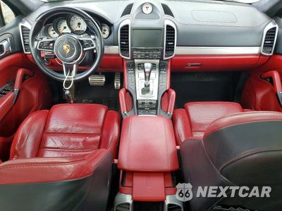 Zdjęcie 8 z 13 samochodu: 2015 PORSCHE CAYENNE TURBO VIN:WP1AC2A26FLA82720 - miniatura