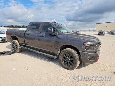 Czwarte zdjęcie samochodu z boku: 2026 RAM 2500 LARAMIE VIN:3C6UR5FJ4TG282199 - miniatura