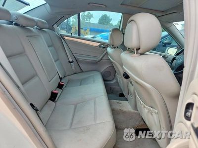 Zdjęcie 10 z 13 samochodu: 2006 MERCEDES-BENZ C 230 VIN:WDBRF52H16A897353 - miniatura