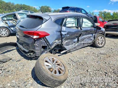 Trzecie zdjęcie samochodu z tyłu: 2017 HYUNDAI TUCSON SE VIN:KM8J33A45HU312863 - miniatura