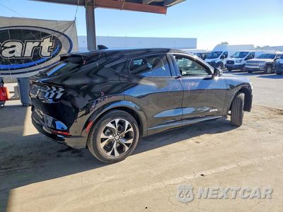 Trzecie zdjęcie samochodu z tyłu: 2021 FORD MUSTANG MACH-E PREMIUM VIN:3FMTK3R70MMA57984 - miniatura