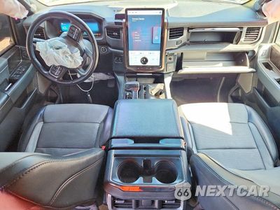 Zdjęcie 8 z 13 samochodu: 2022 FORD F150 LIGHTNING PRO VIN:1FTVW1EL1NWG16257 - miniatura