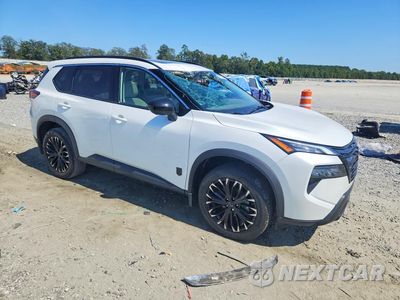 Czwarte zdjęcie samochodu z boku: 2026 NISSAN ROGUE DARK ARMOR VIN:5N1BT3BA4TC868962 - miniatura