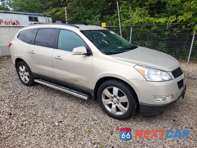 Czwarte zdjęcie samochodu z boku: 2011 CHEVROLET TRAVERSE LT VIN:1GNKVGED5BJ401689 - miniatura