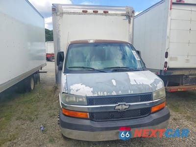 Piąte zdjęcie samochodu w środku: 2006 CHEVROLET EXPRESS G3500 VIN:1GBJG31U861131607 - miniatura