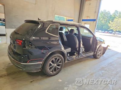 Trzecie zdjęcie samochodu z tyłu: 2022 VOLKSWAGEN TIGUAN SE VIN:3VV3B7AX8NM033782 - miniatura
