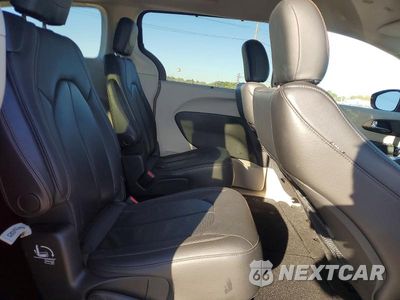 Zdjęcie 11 z 13 samochodu: 2018 CHRYSLER PACIFICA TOURING L VIN:2C4RC1BG8JR352734 - miniatura