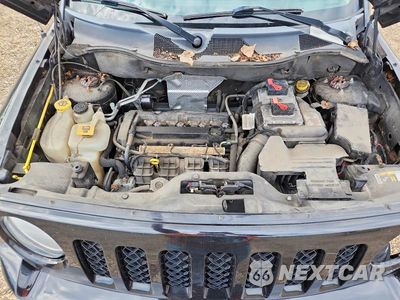 Zdjęcie 11 z 12 samochodu: 2016 JEEP PATRIOT LATITUDE VIN:1C4NJPFA9GD519269 - miniatura
