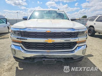 Piąte zdjęcie samochodu w środku: 2018 CHEVROLET SILVERADO K1500 LT VIN:3GCUKREC2JG112833 - miniatura