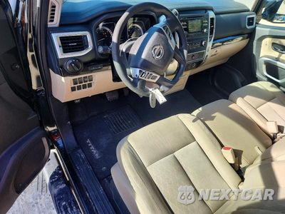 Zdjęcie 8 z 12 samochodu: 2017 NISSAN TITAN XD SV VIN:1N6BA1R97HN519877 - miniatura