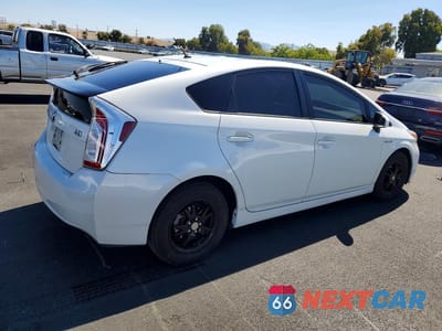 Trzecie zdjęcie samochodu z tyłu: 2015 TOYOTA PRIUS TWO VIN:JTDKN3DU4F0469271 - miniatura