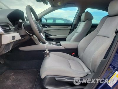 Zdjęcie 7 z 12 samochodu: 2019 HONDA ACCORD LX VIN:1HGCV1F15KA090409 - miniatura