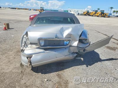 Zdjęcie 6 z 12 samochodu: 2007 LINCOLN TOWN CAR SIGNATURE LIMITED VIN:1LNHM82WX7Y607716 - miniatura