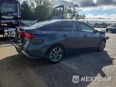 Trzecie zdjęcie samochodu z tyłu: 2022 KIA FORTE LXS VIN:3KPF24AD0NE426198 - miniatura