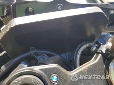 Zdjęcie 7 z 9 samochodu: 2023 BMW S 1000 RR VIN:WB10E6304P6H53800 - miniatura