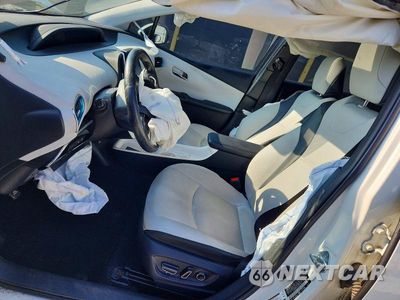 Zdjęcie 7 z 12 samochodu: 2018 TOYOTA PRIUS FOUR VIN:JTDKARFUXJ3060565 - miniatura