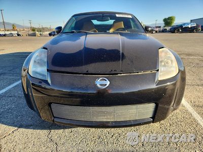 Piąte zdjęcie samochodu w środku: 2005 NISSAN 350Z ENTHUSIAST VIN:JN1AZ36A15M754975 - miniatura