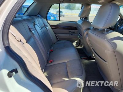 Zdjęcie 10 z 13 samochodu: 2009 MERCURY GRAND MARQUIS LS VIN:2MEHM75V89X627045 - miniatura
