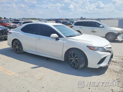 Czwarte zdjęcie samochodu z boku: 2020 TOYOTA CAMRY SE VIN:4T1M11AK2LU371769 - miniatura