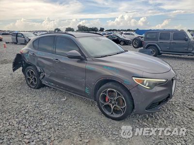 Czwarte zdjęcie samochodu z boku: 2022 ALFA ROMEO STELVIO TI VIN:ZASPAKBN5N7D33090 - miniatura
