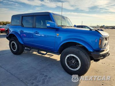 Czwarte zdjęcie samochodu z boku: 2023 FORD BRONCO BADLANDS VIN:1FMEE5DP8PLB13484 - miniatura